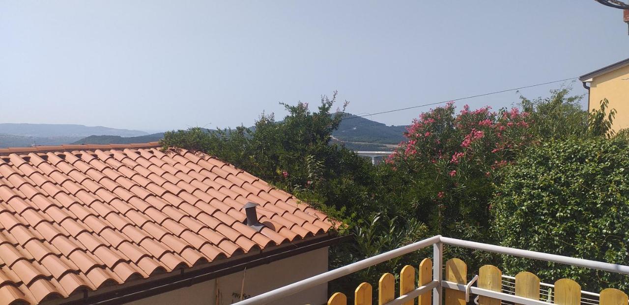 Relax In Crni Kal 2 Apartment Exterior photo